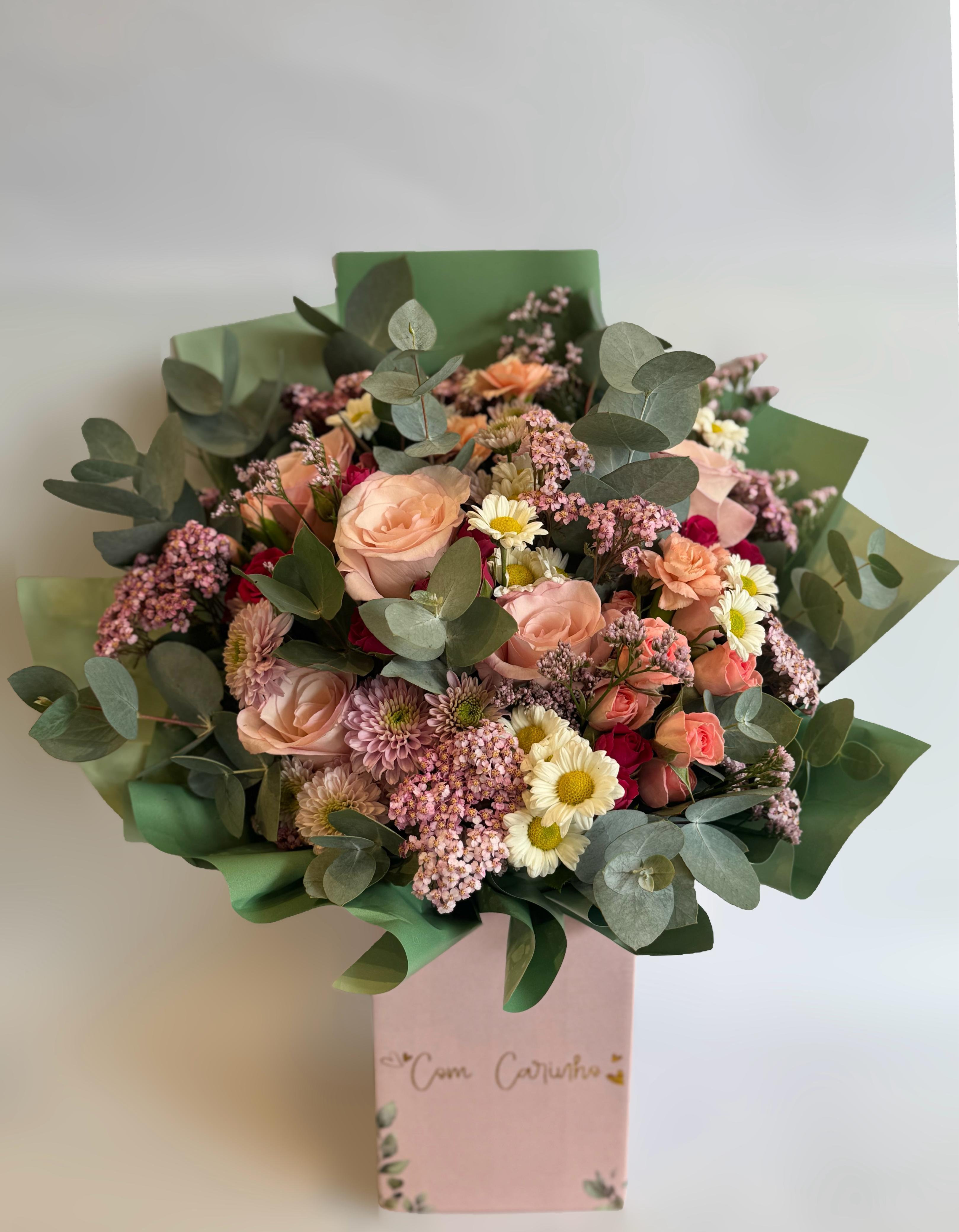 Arranjo Floral com Carinho